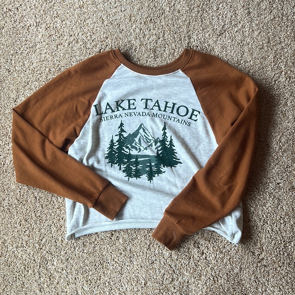 Cropped crew neck